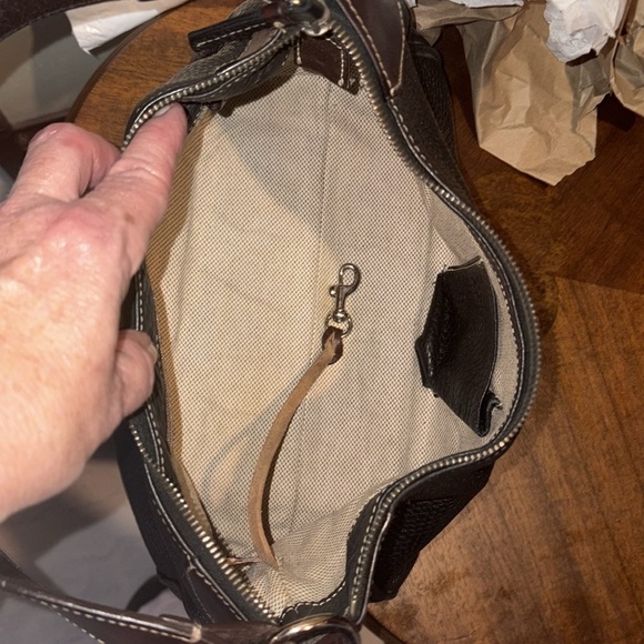 Dooney Bourke satchel shoulder bag black pebbled leather/ smooth brown trim - Picture 10 of 16